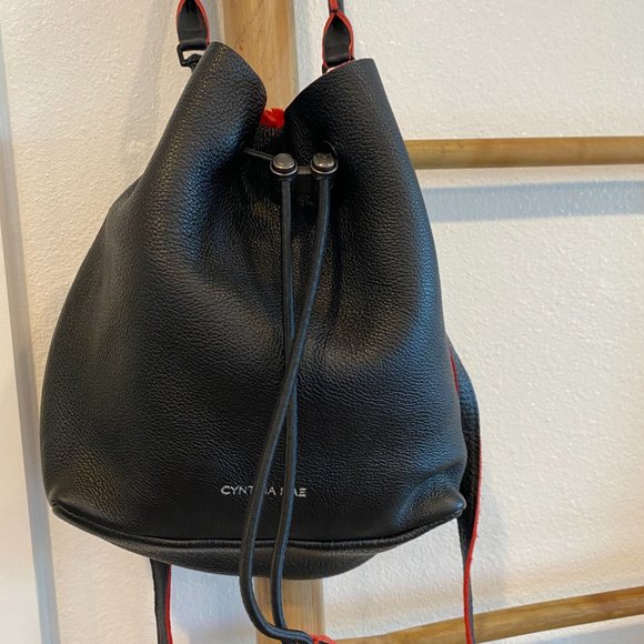 Cynthia Mae Anne Bucket Bag - Picture 2 of 7